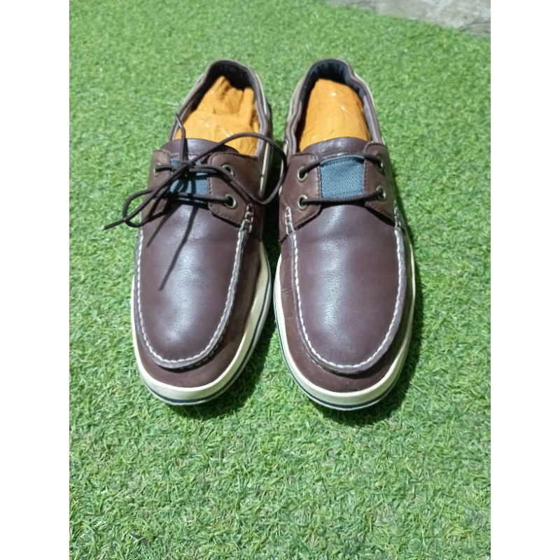 SEPATU SLIP ON BERTALI MATERIAL LEATHER BY TOMMY BAHAMA SZ 9,5D/42