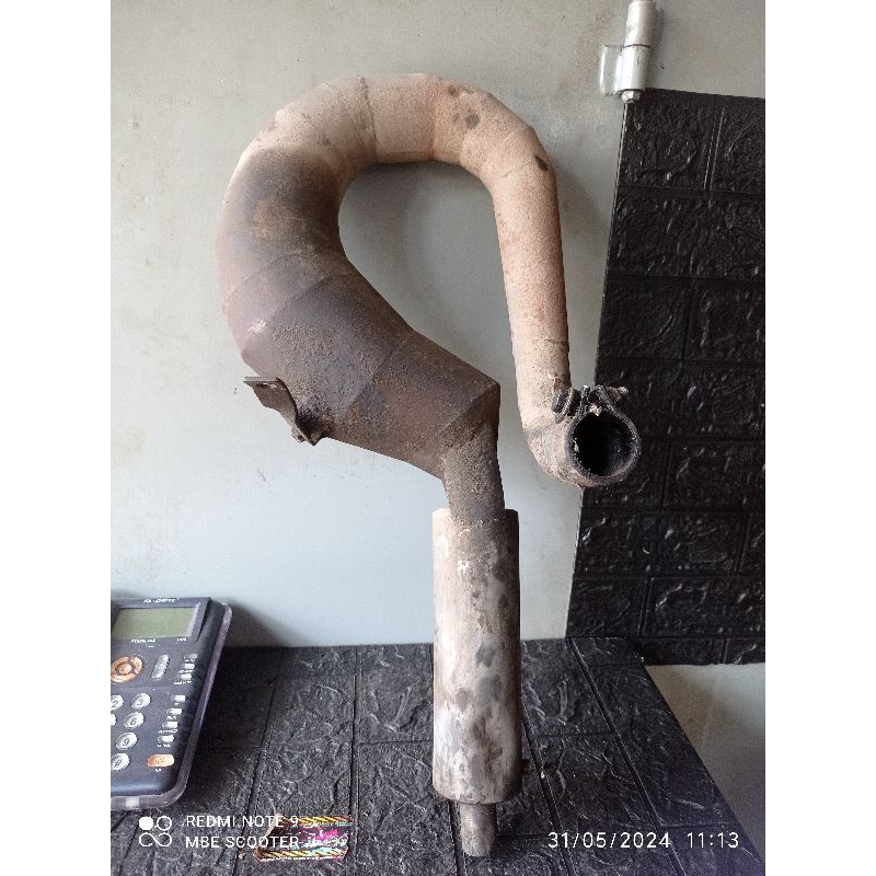Knalpot racing vespa model udang kolong mesin