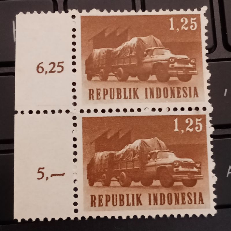 

Perangko Kuno Kendaraan dan Lalu Lintas Blok 2 Keping 1.25 Rupiah Mint - Prangko