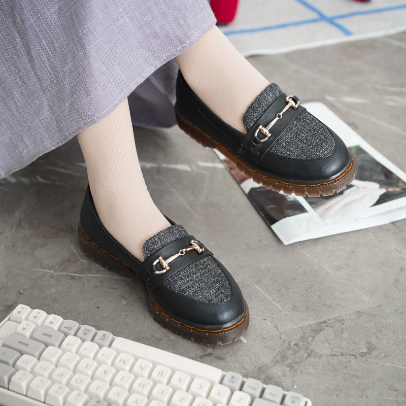CHLOE DOCMART - Sepatu wanita / docmart wanita