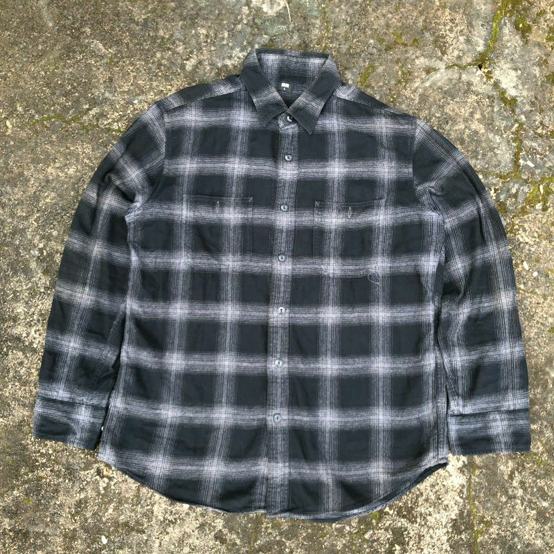 FLANNEL UNIQLO VETERANO BLACK GREY SECOND