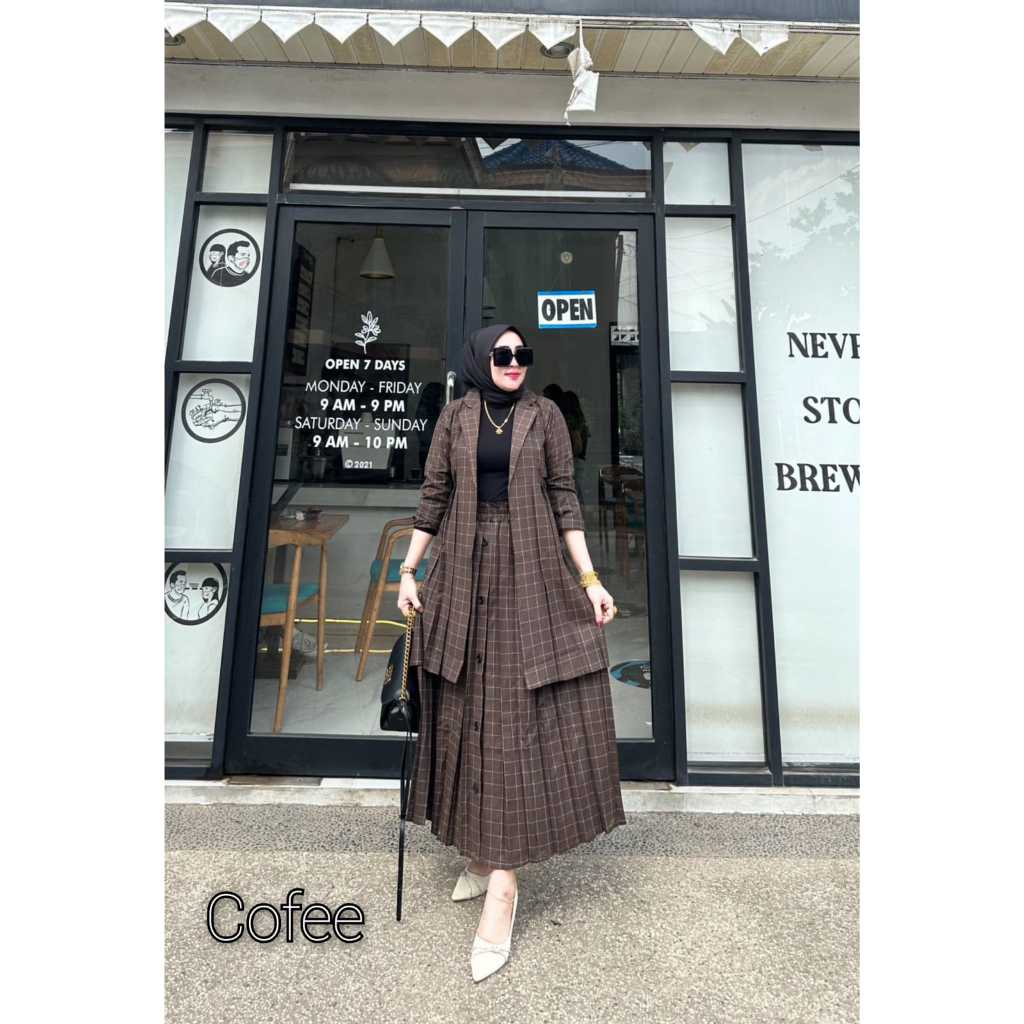 OneSet Rok Blazer Kotak CEO plisket