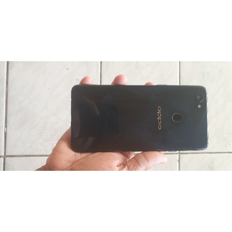Oppo F7 matot