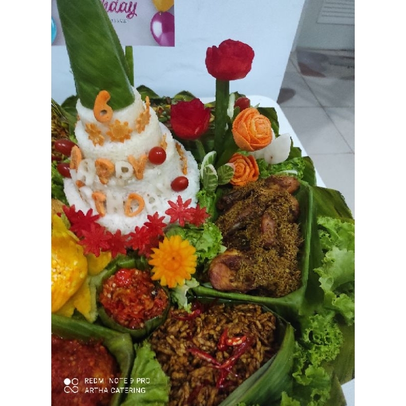 NASI TUMPENG ATAU TUMPENG ULANG TAHUN