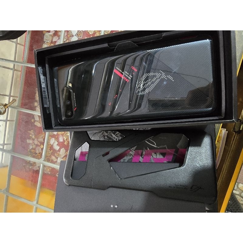 Handphone ROG 5 kondisi mati total, masuk asc di tolak