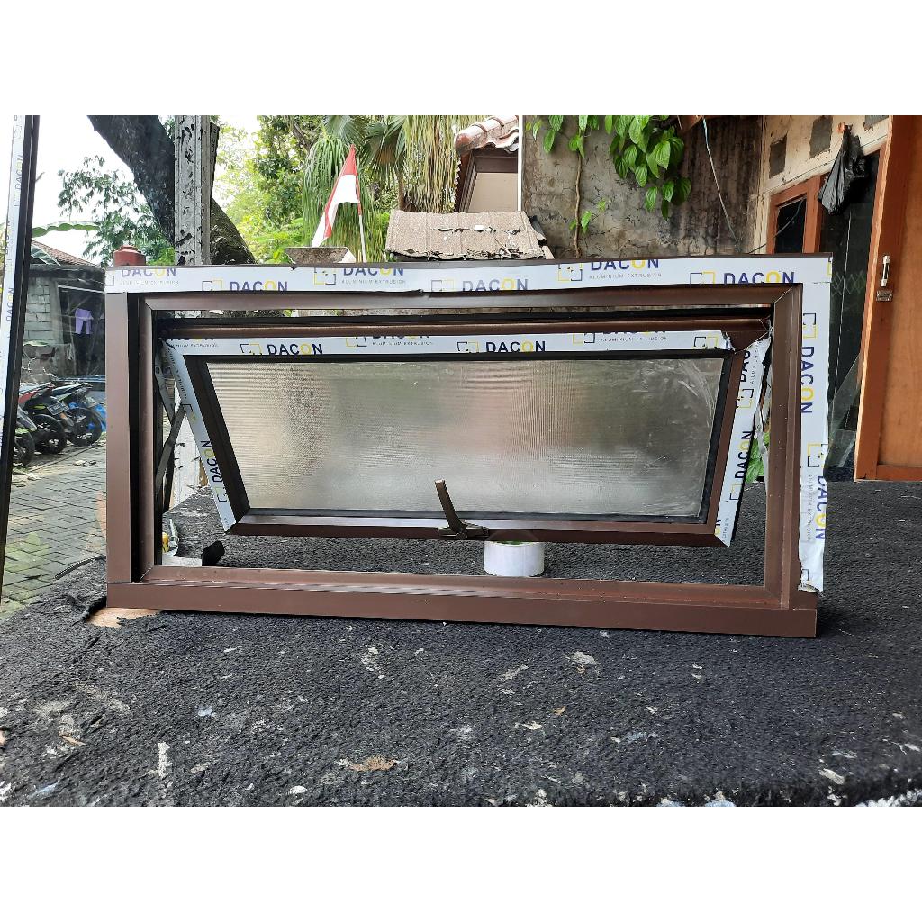 Kusen jendela aluminium uk 60x30 Include packing kayu