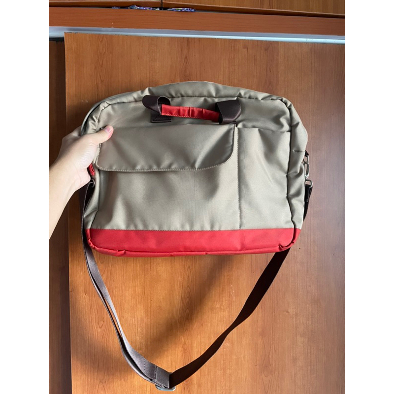 Tas Selempang Laptop Threerey - NIBY - Krem