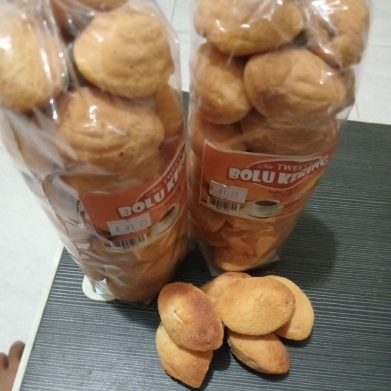 

bolu kering tweety
