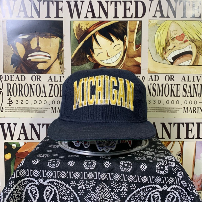 Topi Vintage Classic Sportswear Michigan Big Script