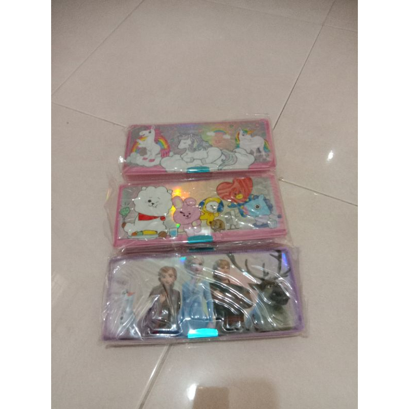 

Duskrip Kotak Pensil/ Tempat Pensil Magnet Besar banyak motif