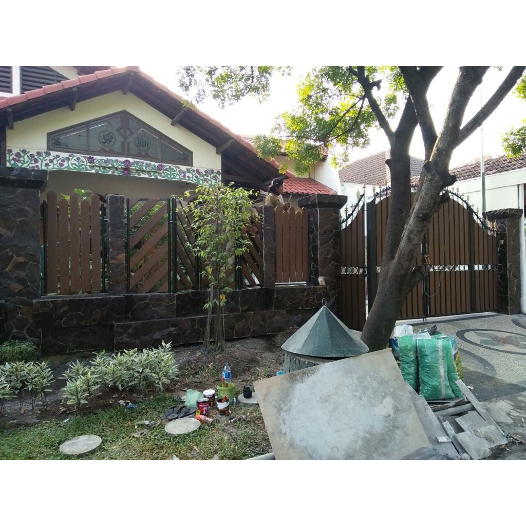 PAGAR CONWOOD KEKINIAN