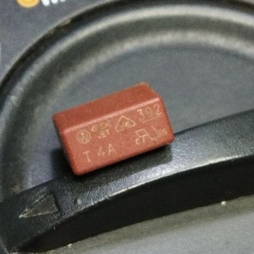 Fuse Micro SG SCT T4A 250V micro fuse 4A 250 V Fuse Kotak