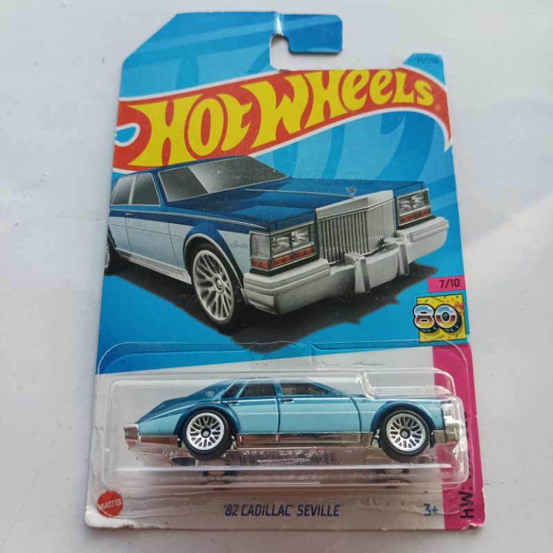 Hot wheels 82 cadilac seville biru