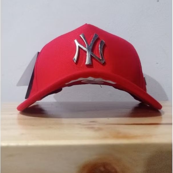 NY Plat Besi Silver/ Bahan Merah/pria wanita/topi premium/topi baseball/topiMLB/