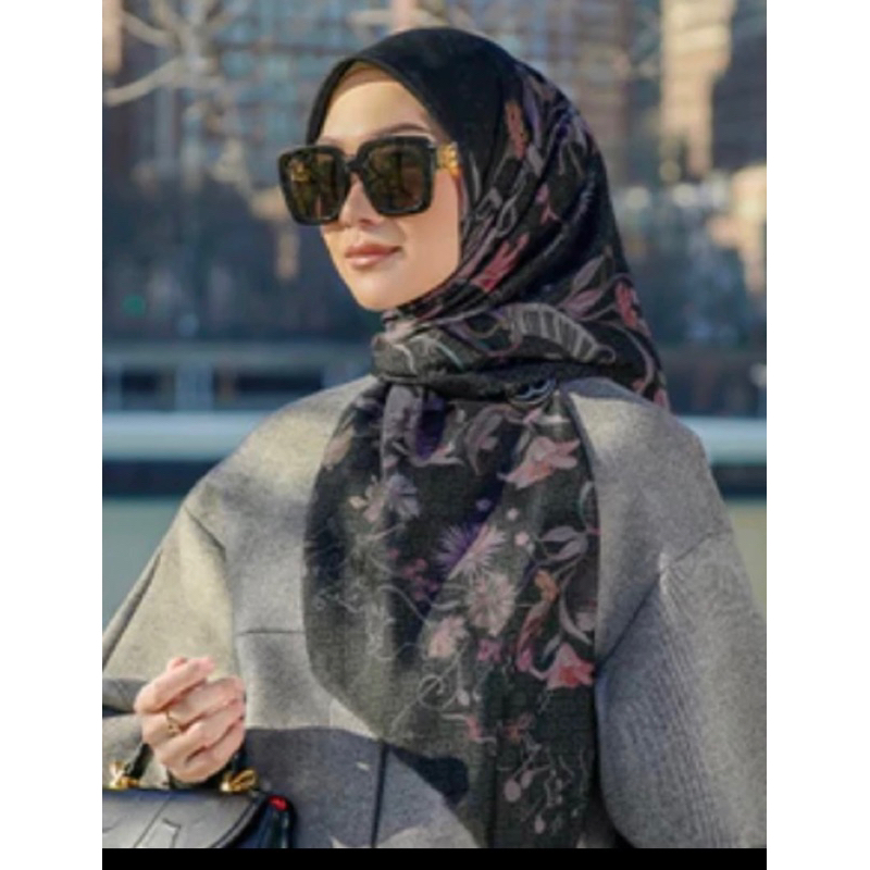 nada Series 2 Buttonscarves