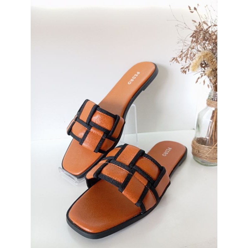 SANDAL FLAT WANITA PEDRO