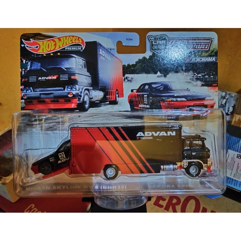 Hotwheels Premium CC Team Transport Nissan Skyline Advan