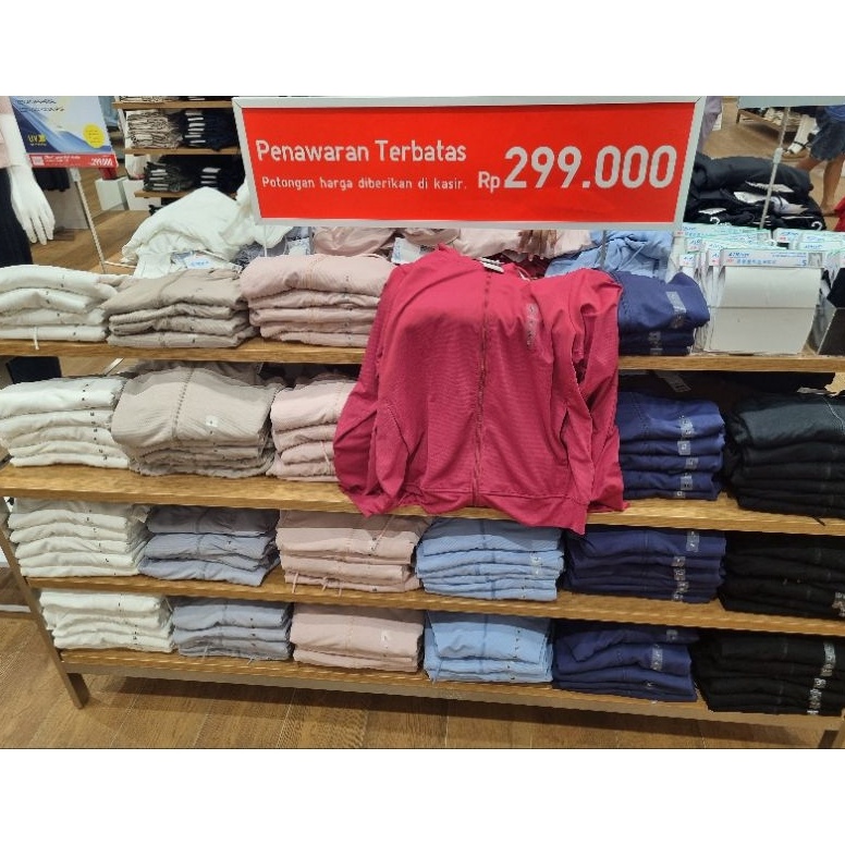 Harga Spesial Uniqlo Jaket Airsm Sale