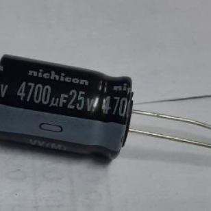 KAPASITOR CAPASITOR ELCO ELKO 4700UF/25VOLT BAGUS