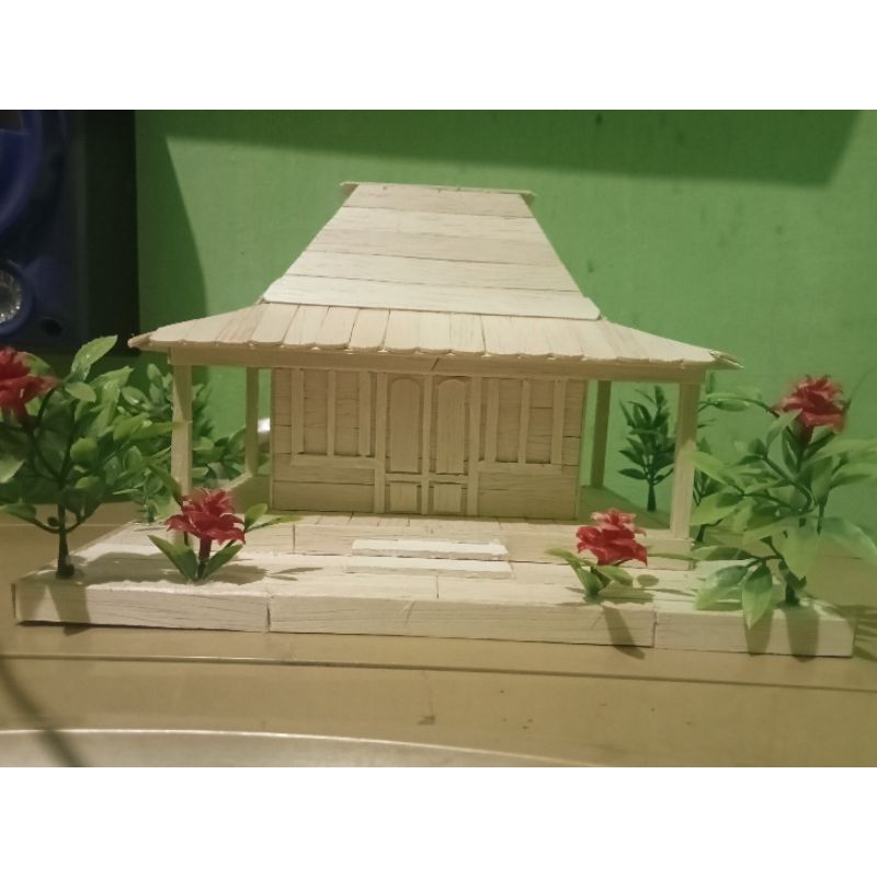 miniatur rumah adat joglo dari stik es krim