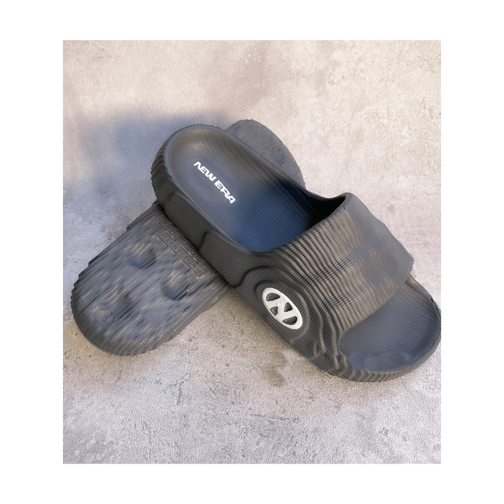 NEW ERA Sandal Selop Pria Dewasa Sendal Karet Anti Slip Warna Hitam Tidak Lebay Sandal Pria Original
