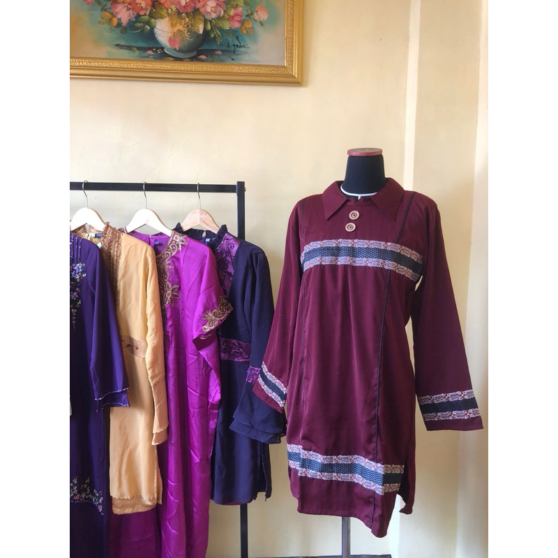 Atasan Polos Merah Maroon