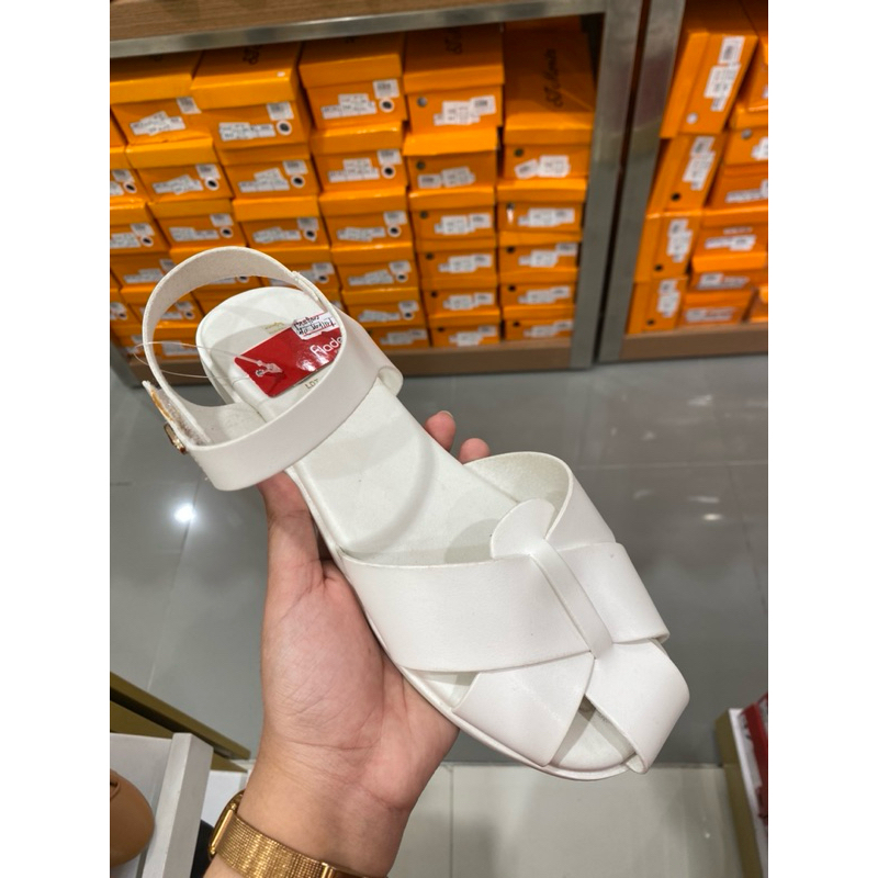 sandal tali wanita Fladeo