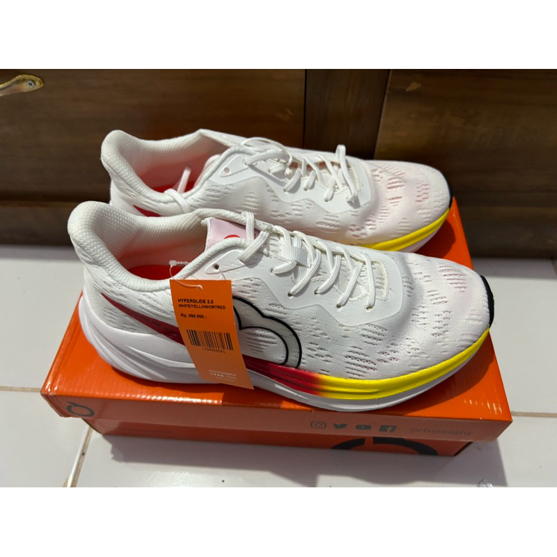 Ortuseight Sepatu Lari/Running Hyperglide 2.0 - White/Yellow/Ortred