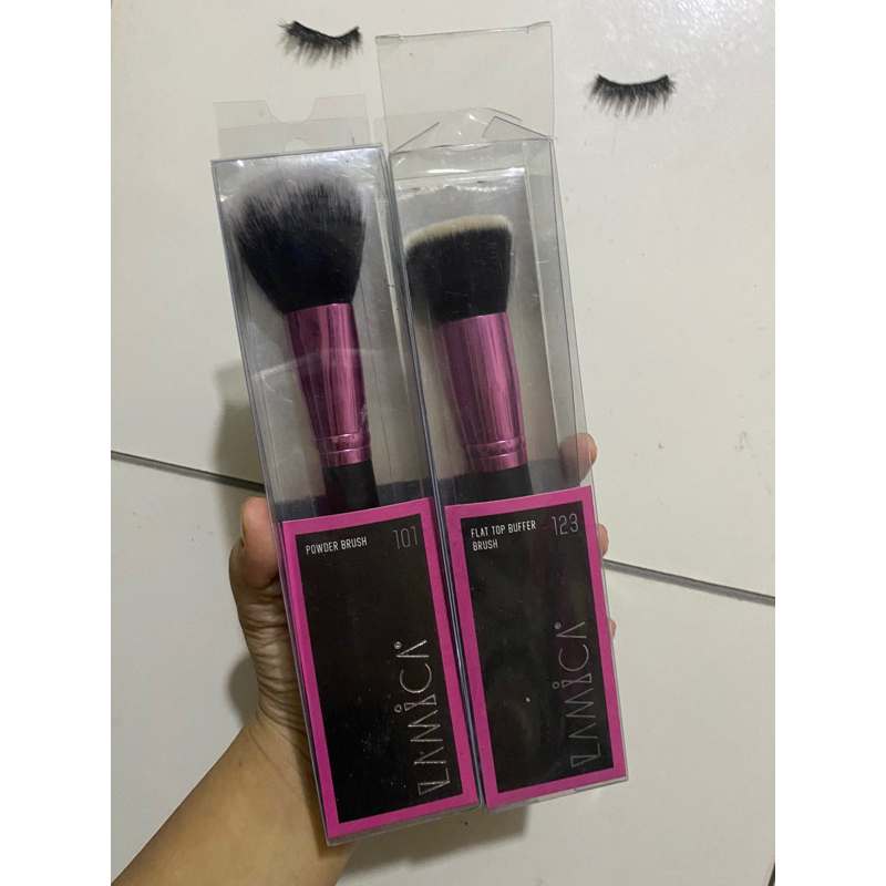 Preloved Brush Lamica
