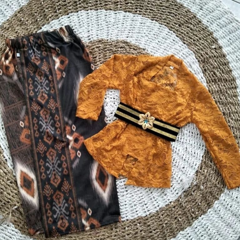 KODE N35R one set kebaya sofiakamen mouscrep anak usia 79thn