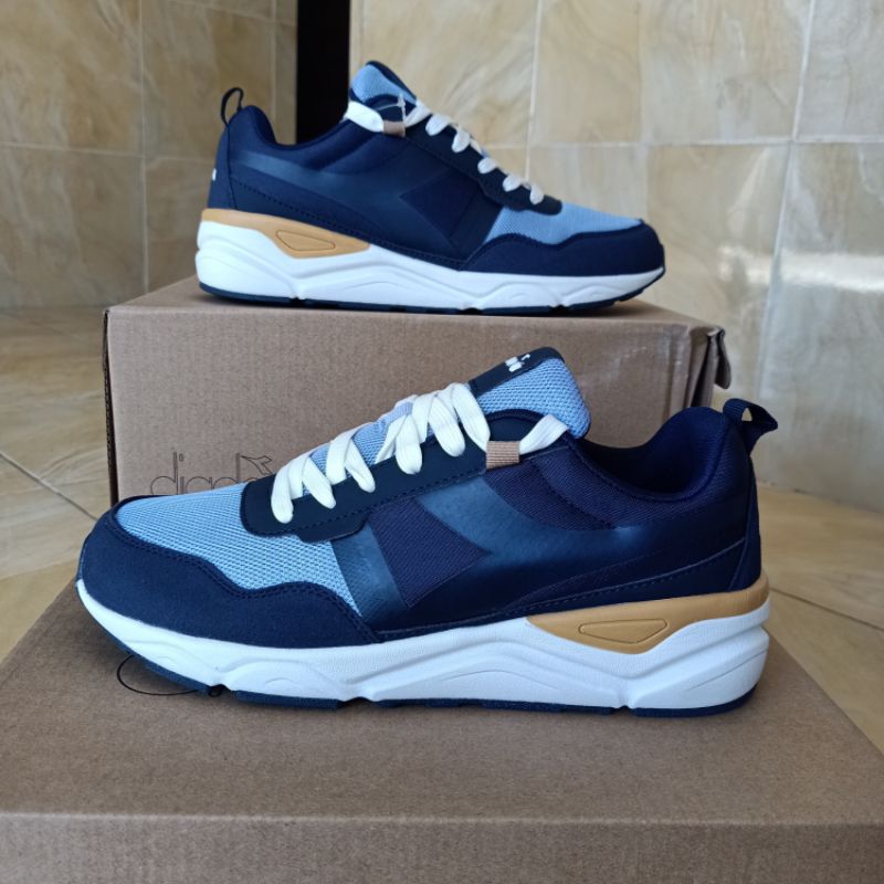 DIADORA FANDELA NVY size 44