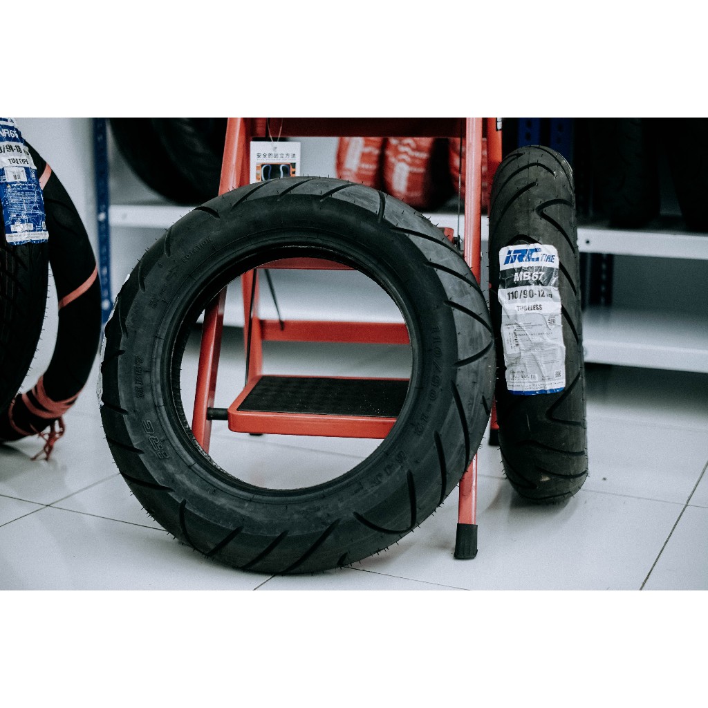 BAN 110/90-12 IRC MB67 **Merk**: IRC   **Model**: MB67   **Ukuran**: 110/90-12