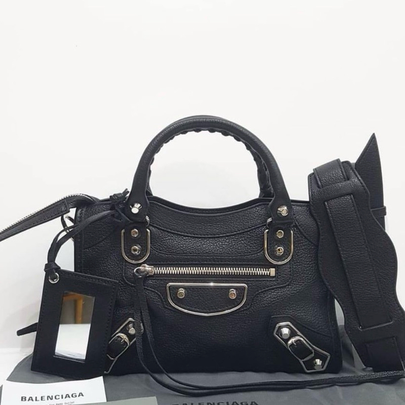 preloved balen****a bag