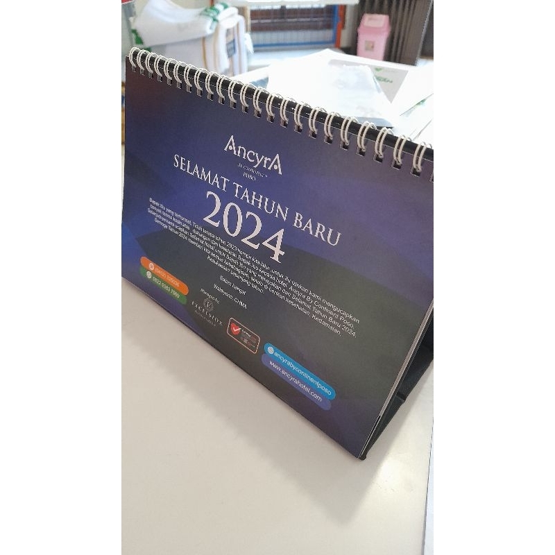 

kalender meja 2025