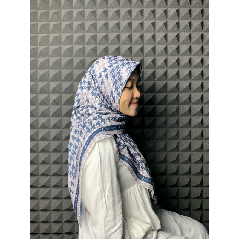 Indrascarves - Grey dark blue pattern hijab segi empat motif voal premium