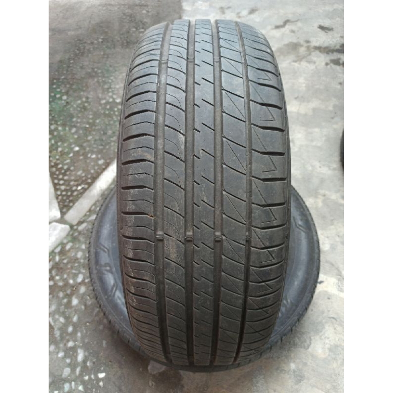 Ban second ban bekas mobil 215/55 R17
