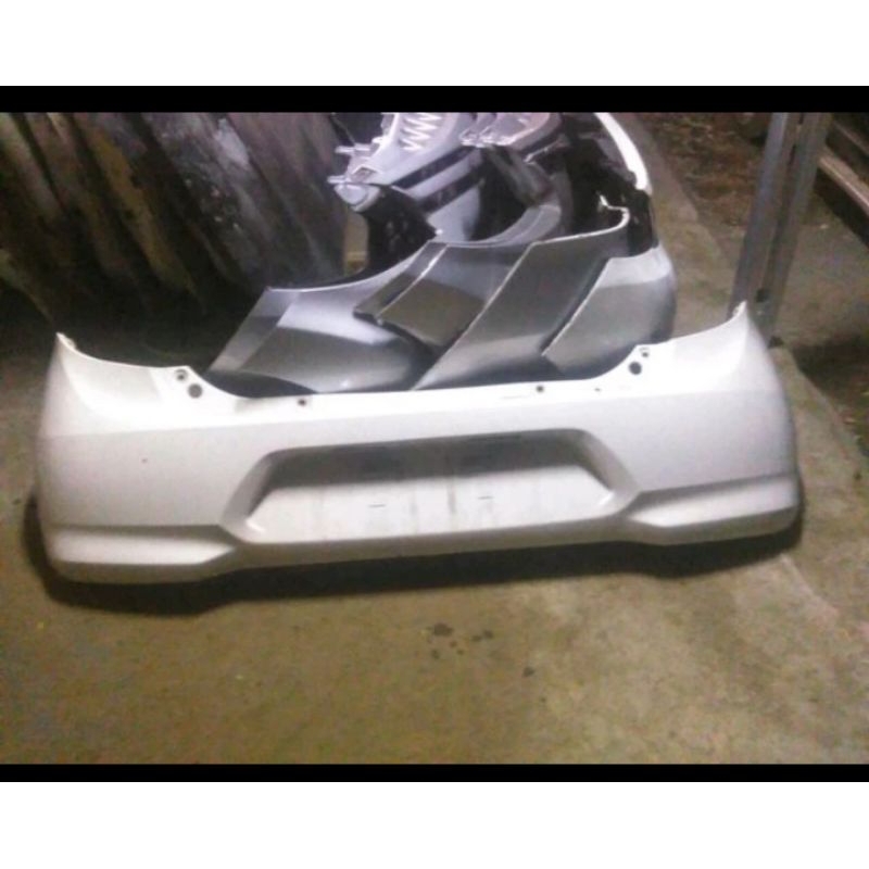 bemper belakang Agya tahun 2016