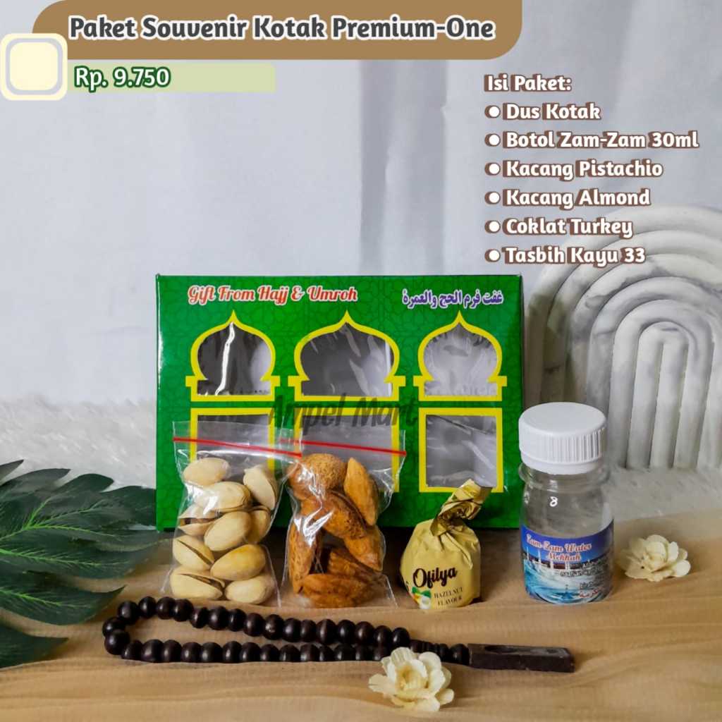 

PAKET SOUVENIR KOTAK PREMIUM OLEH-OLEH HAJI & UMROH Kemasan Kardus Isi Air Zam-zam 30 ml Kurma,Almond,Kismis,Kacang Pistachio,Tasbih Kayu 33