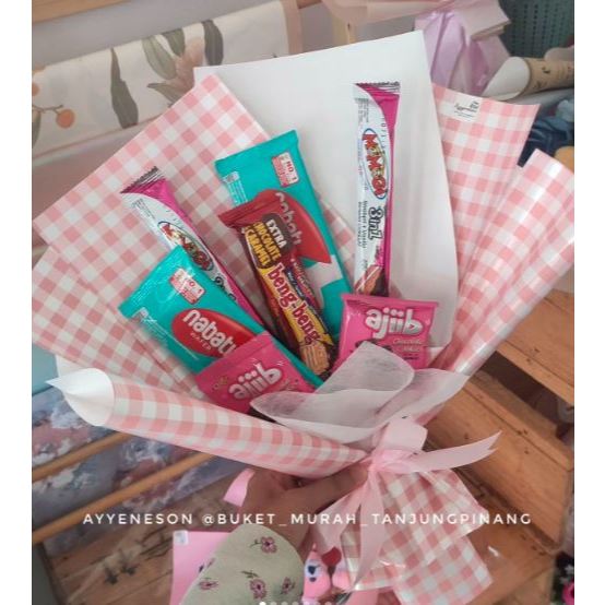 Buket Snack Kertas Warna Pink Kotak