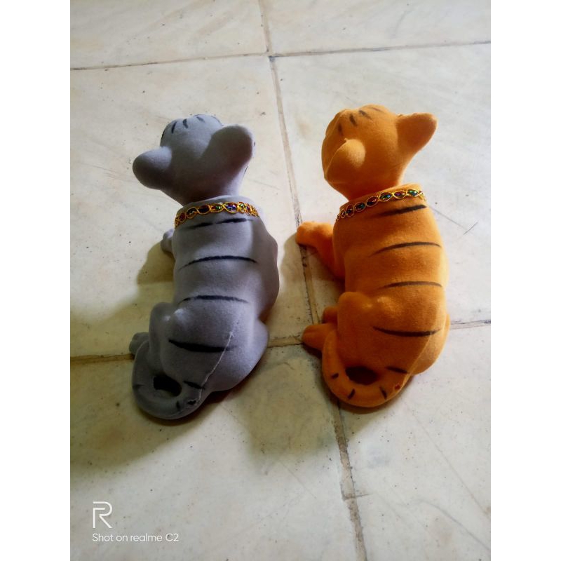 BONEKA KUCING KEPALA GOYANG,HIASAN DASBOARD MOBIL