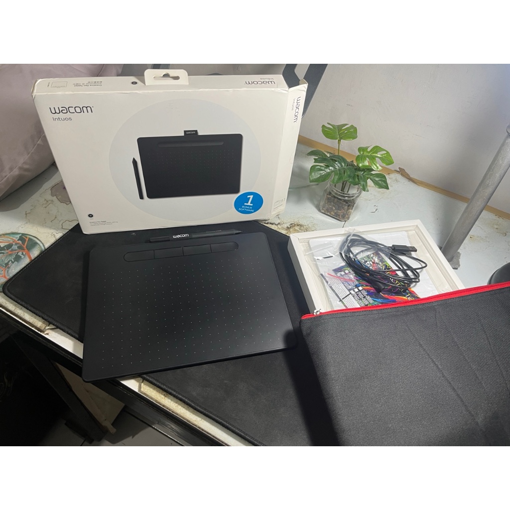 Wacom Intuos Medium CTL 6100 Pen Tablet