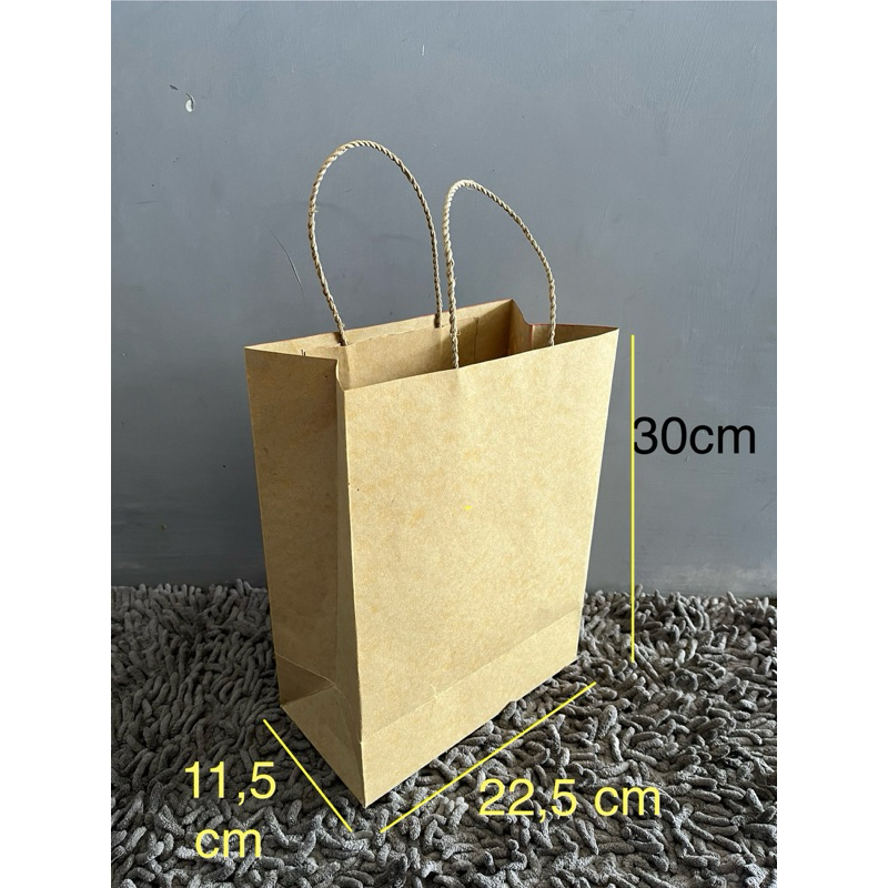 

Paper Bag Coklat Polos uk. 22,5 x 11,5 x 30 tebal 120gr | Tas souvenir | Tas kado | Tas Buket bunga, dll.