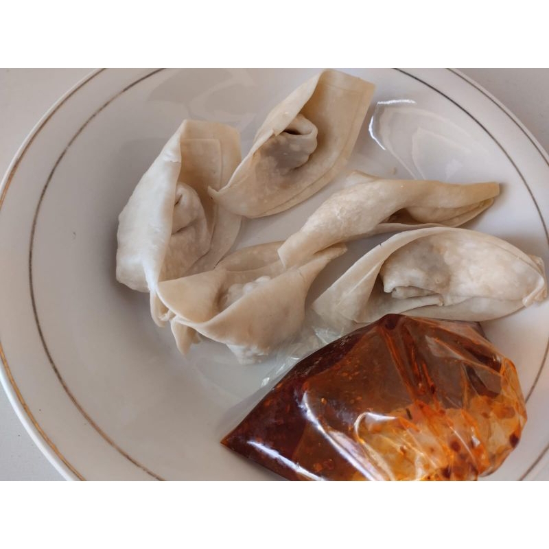

Wonton Chili Oil Home Made Viral Enak dan Berkualitas Isi 5 Pcs