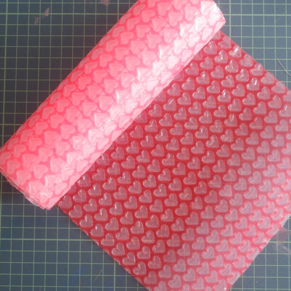 

BUBBLE WRAP PINK HATI uk 20cmx100cm