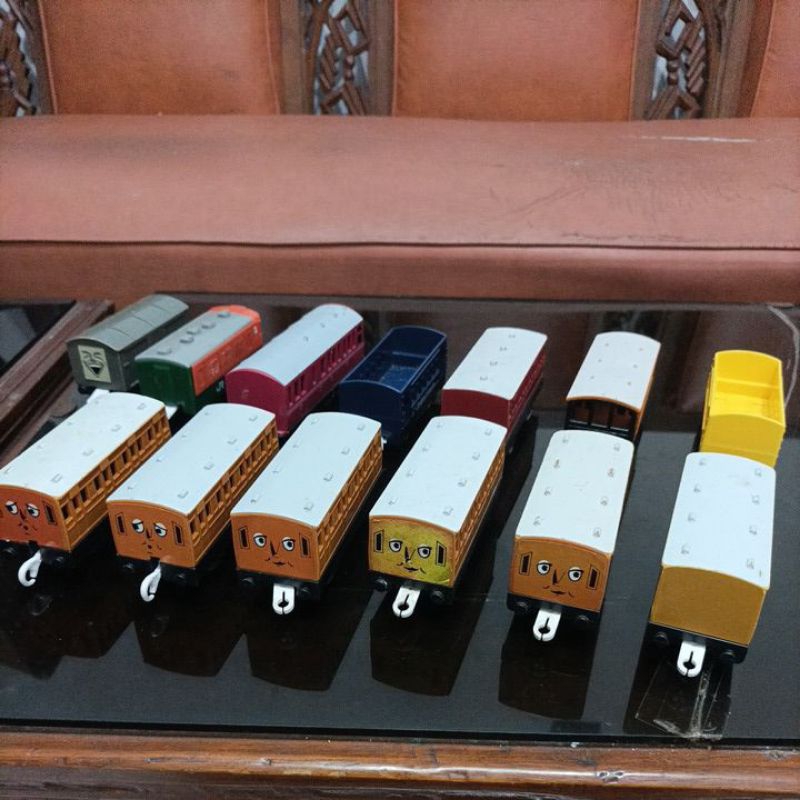 Gerbong kereta thomas ori Tomy