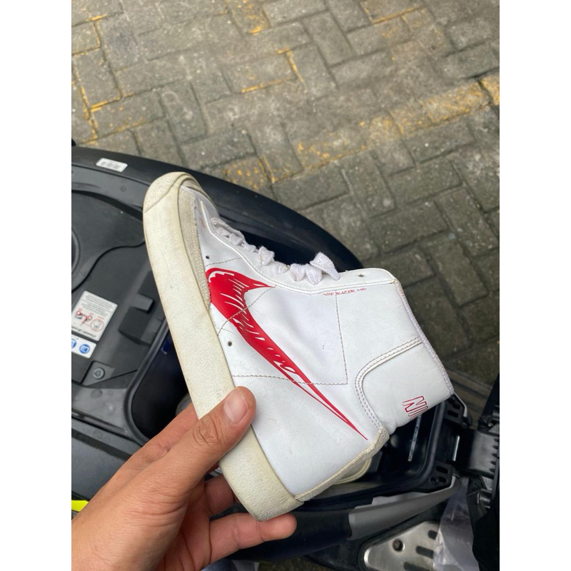 NIKE BLAZER SKETCH RED