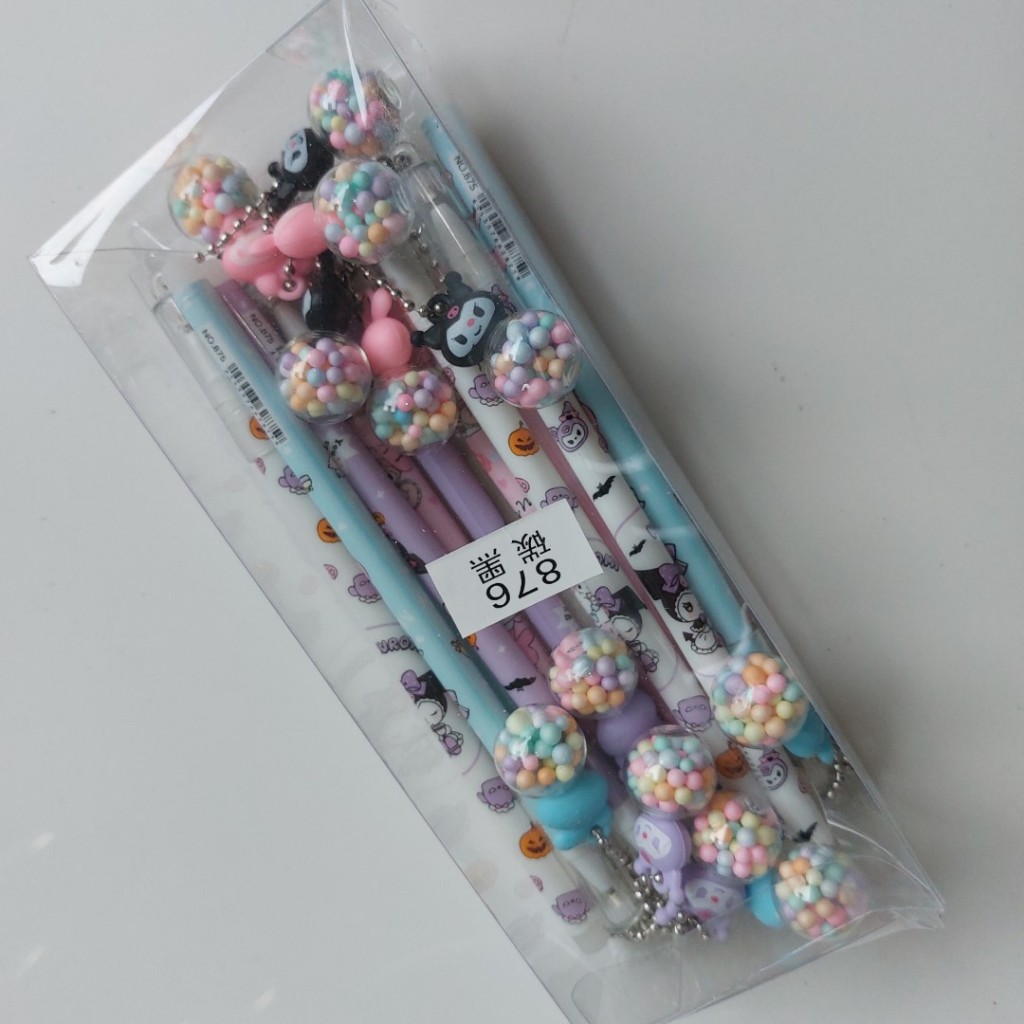 

Pulpen Gel Kuromi Lucu 1 Lusin Isi 12 Buah ISI MIX TIDAK BISA PILIH