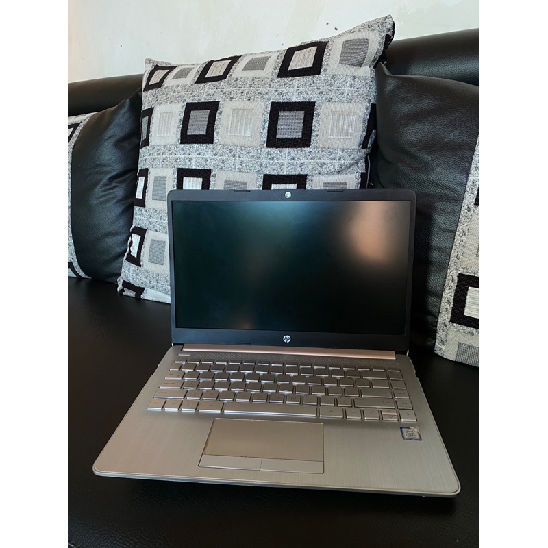 Preloved Laptop HP 14s-cf013OTU Silver Intel i3 Core Gen 8th (pemakaian pribadi)