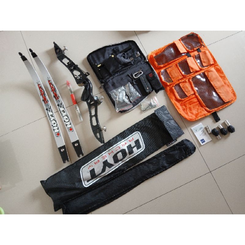 Second Hand Hoyt 300 carbon limbs 42lbs + hoyt riser (full set) + SF Archery Optimo 20lbs + Easton b