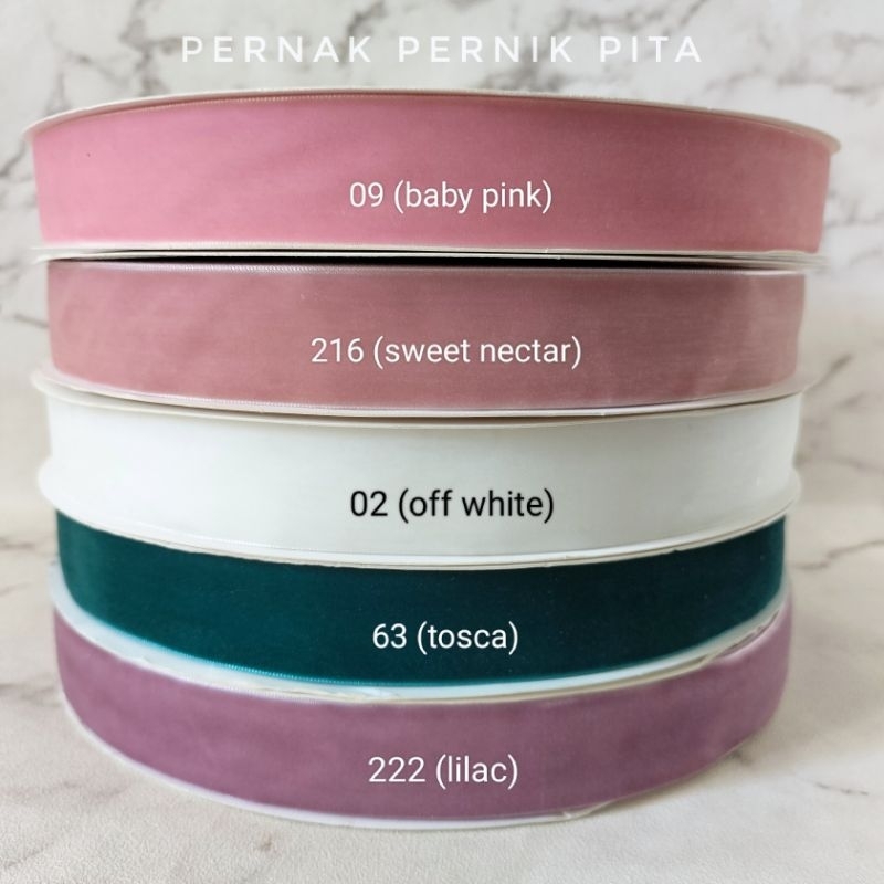 

VELVET / BLUDRU IMPORT 2.5CM , HRG PER-90CM/BUKAN 1ROLL